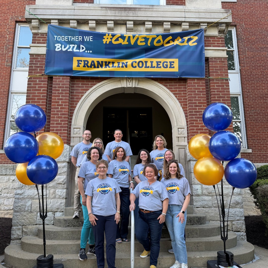 grizalumni's tweet photo. ⏰ 2 HOURS⏰ We can’t believe how close we are! 812 donors! We need 188 more! If you’ve been waiting—STOP WAITING! GIVE NOW! Your Franklin family needs you! 
https://t.co/FyRcR9bNTt https://t.co/0NYXZVvg25