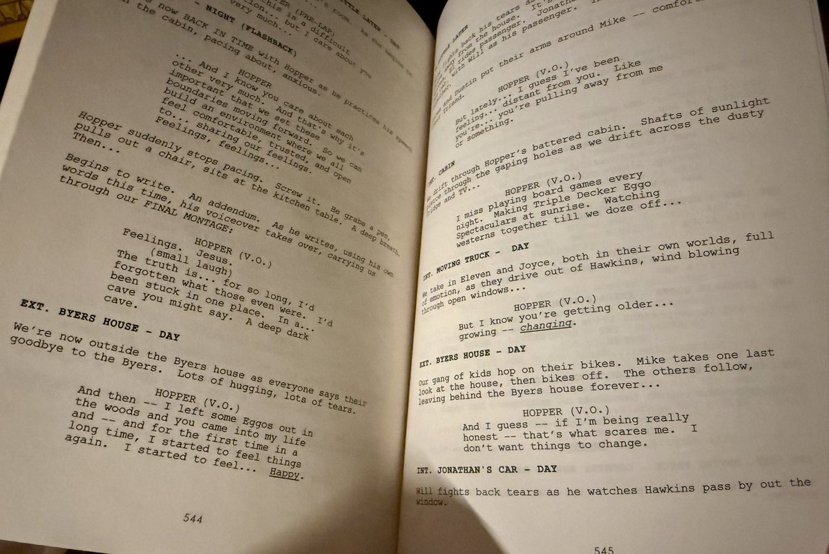 AngelInTheRightSideUp tweet media