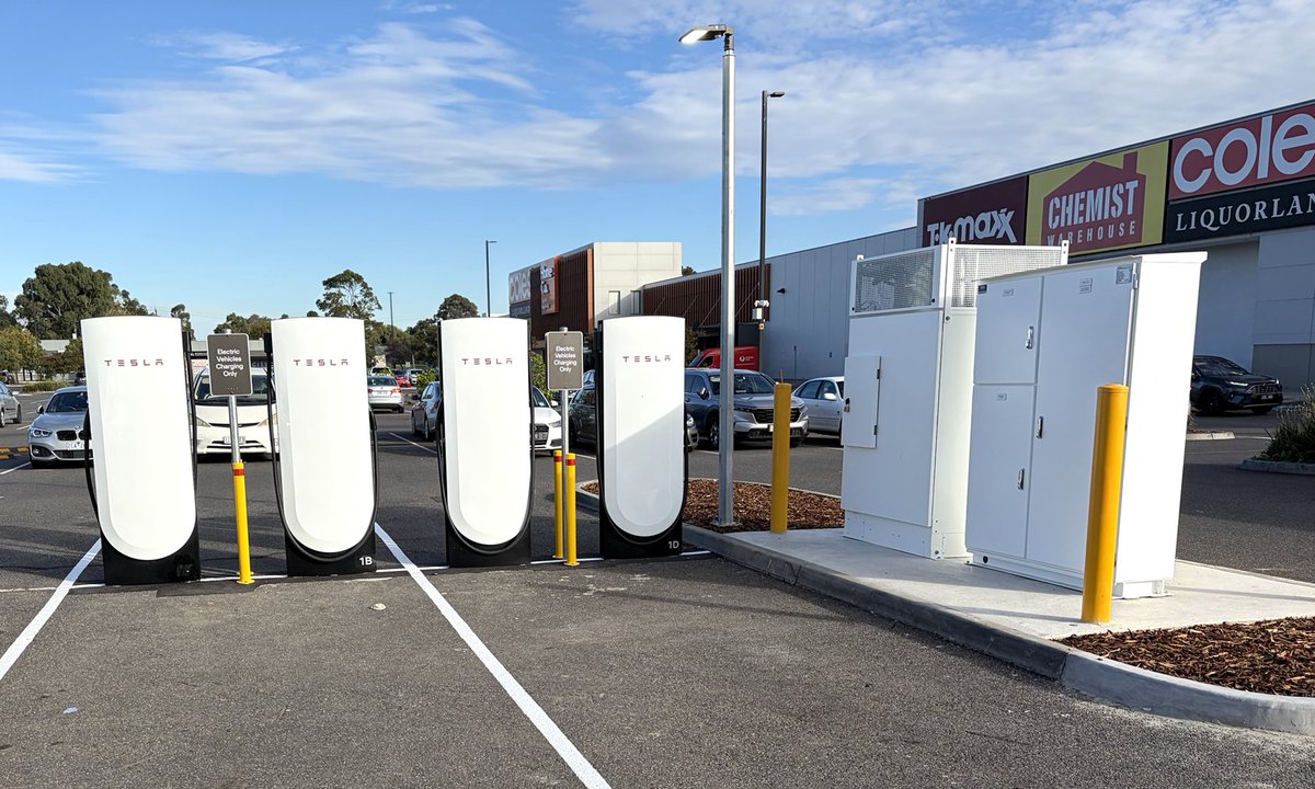 Tesla Charging tweet media