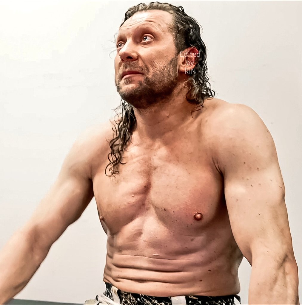 t_to_k0926_Rin's tweet image. #AEWDynamite #KennyOmega I couldn't help but cry watching this segment… Having overcome their past feud, they now lift each other up. What a beautiful bond of brotherhood. I have no doubt that Kenny will get another chance and I’ll keep supporting him as long as his journey goes