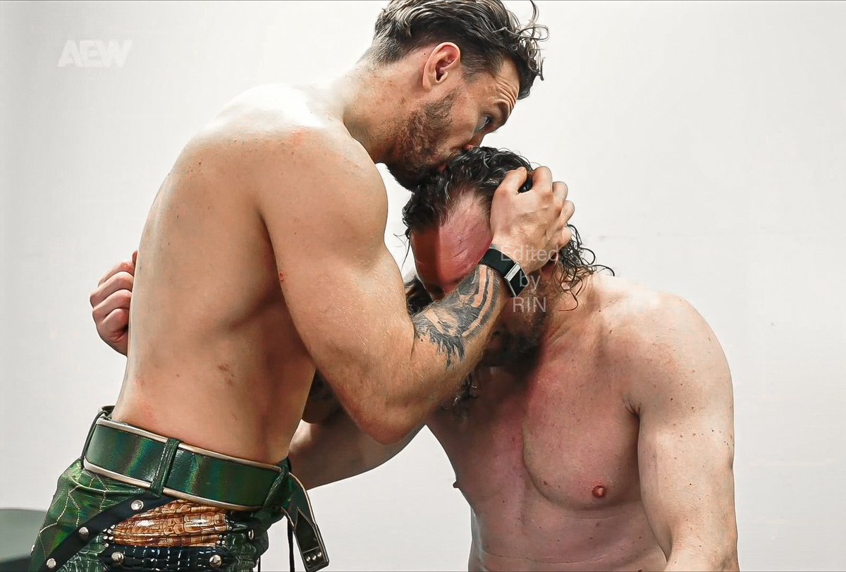 t_to_k0926_Rin's tweet image. #AEWDynamite #KennyOmega I couldn't help but cry watching this segment… Having overcome their past feud, they now lift each other up. What a beautiful bond of brotherhood. I have no doubt that Kenny will get another chance and I’ll keep supporting him as long as his journey goes