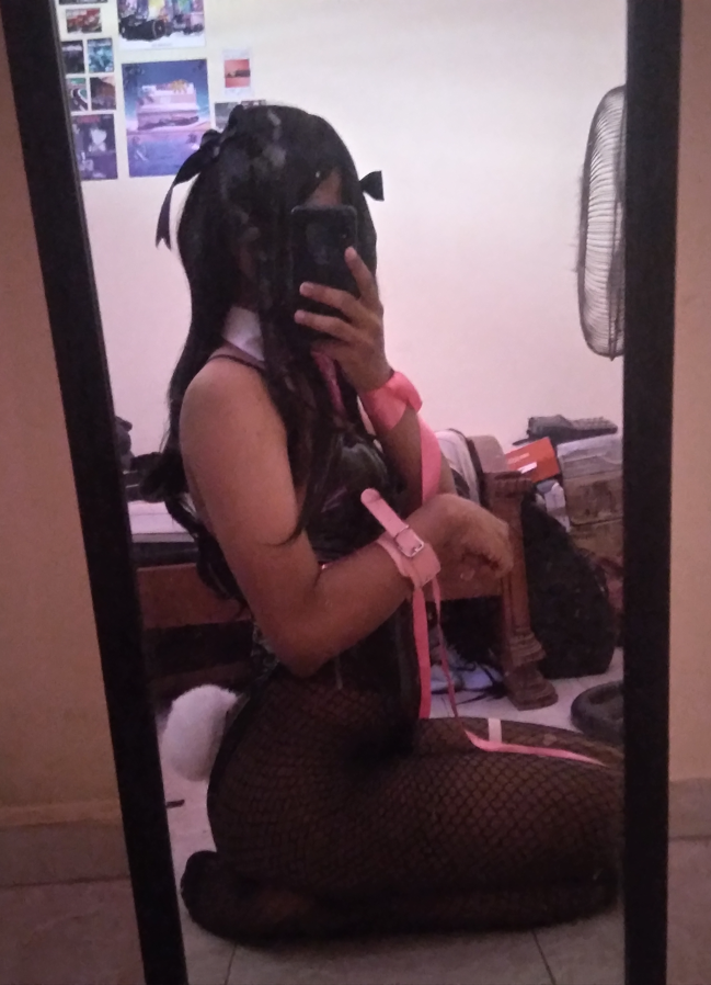 Stardust_Ei's tweet photo. Who said good girls can’t wear bunny suits??

#cosplay #miku #latina https://t.co/7rubwN4Ojp