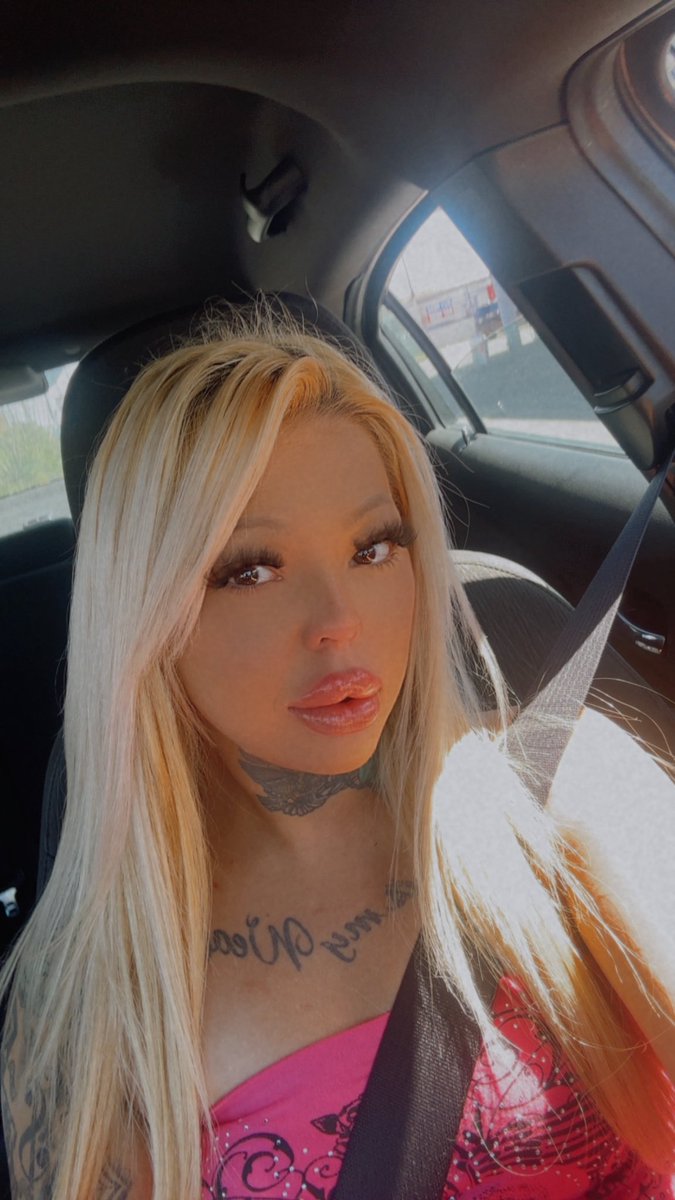 PrincessssKhloe's tweet photo. Passenger princess 👸 https://t.co/9U0TZbE0Qd