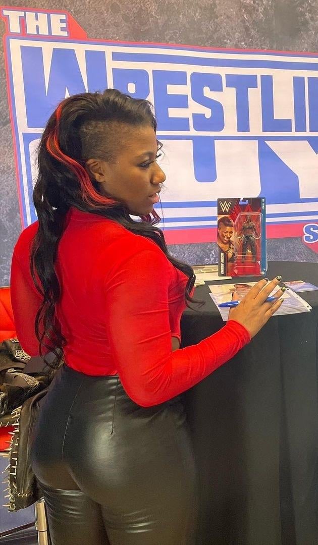 FOREVER CHAMPION. FALLEN GODDESS. tweet media
