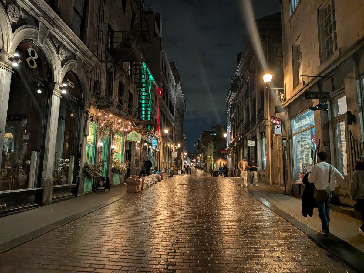 joannachiu's tweet photo. I love Montreal in the early spring. Long days of research, but had some great long evening walks, too! https://t.co/dRlWIn4uh5