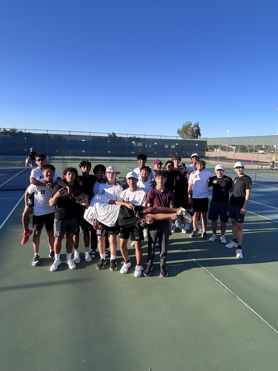 hhshuskytennis's tweet image. These guys improved to 13-0 on the season with a 9-0 win over Corona Del Sol. Huskies Rock! 🔥🎾💪 #Hamilton #Huskies #Boys #Tennis #LetsGo