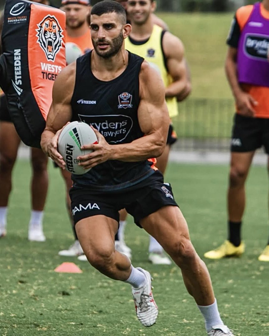 ❤️‍🩹 tweet media