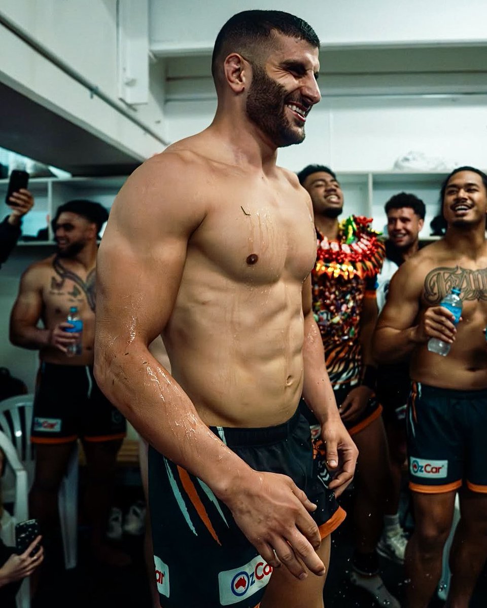 ❤️‍🩹 tweet media