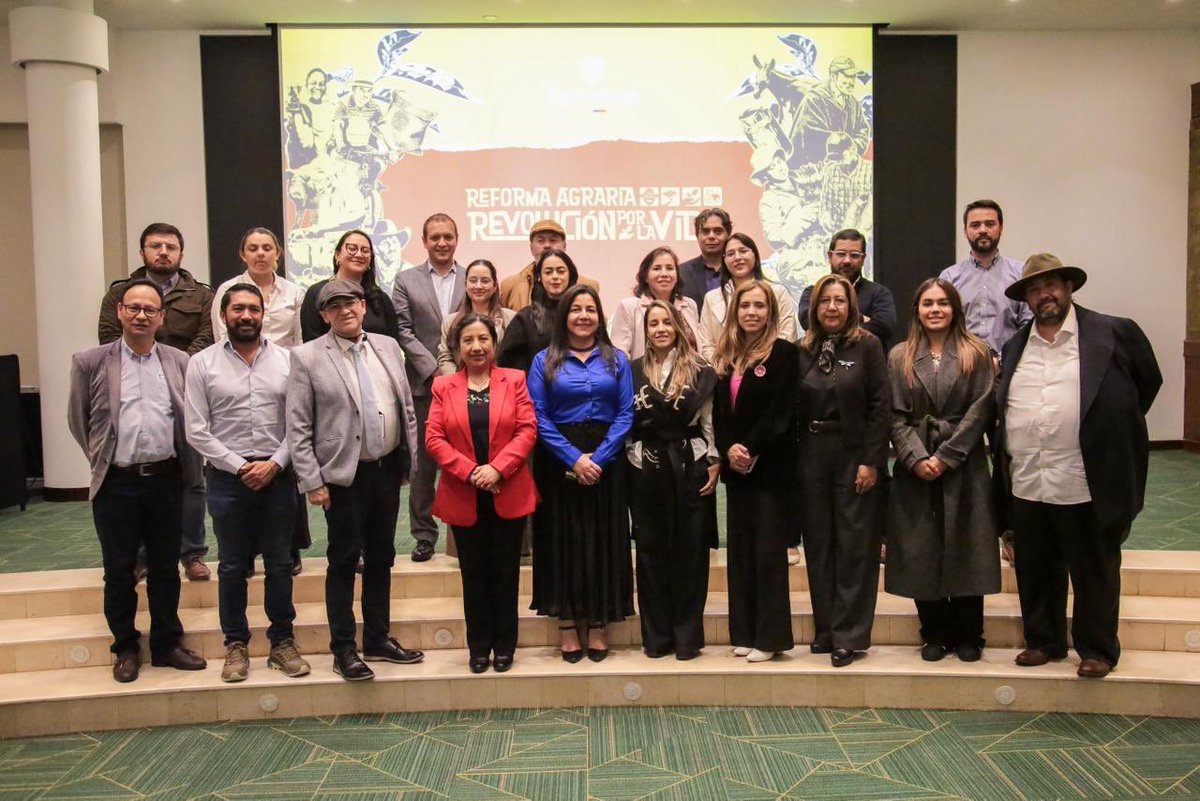 MinAgricultura's tweet image. #Agenda 🗓️ | En #Bogotá culminó con éxito la Comisión Nacional de Insumos Agropecuarios, en la que se definieron 🗣️ rutas para enfrentar la coyuntura de fertilizantes 🌱 en Colombia, en el contexto internacional.

La Comisión recomendó aprobar el programa de #FAIAMitigación ✅