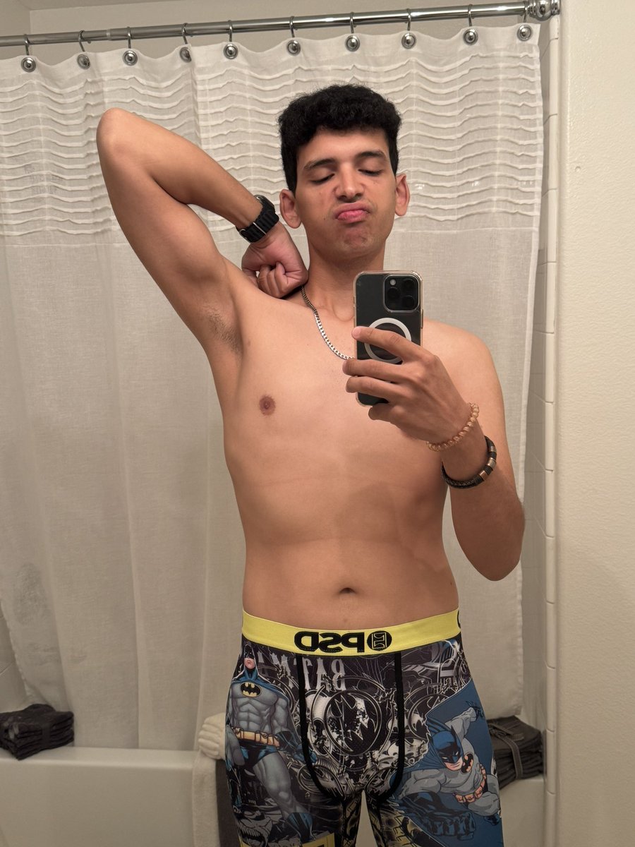 delinhell tweet media