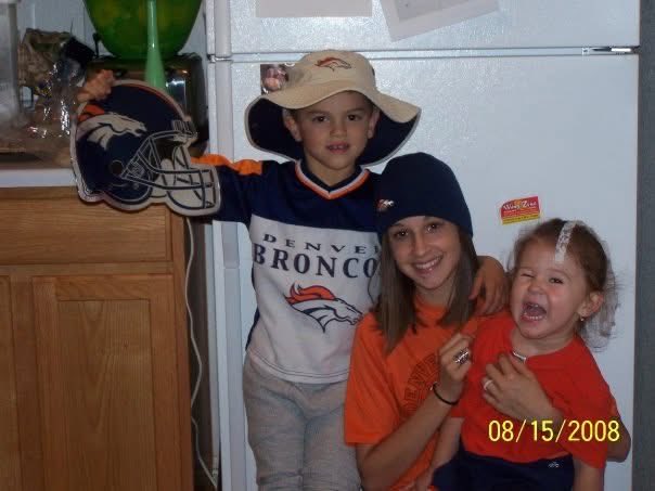 KemmMarcus's tweet photo. @Broncos 🧡💙 https://t.co/PfXMXK32Hl