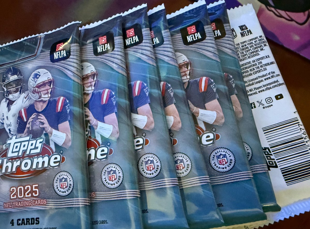 j0aay's tweet image. .@CardPurchaser one pack came backwards out the box. It was a #d auto 🤔