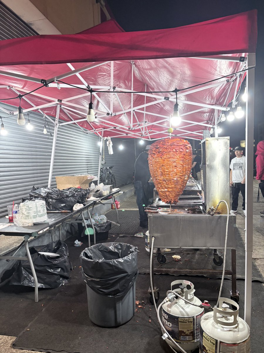 party mom tweet media