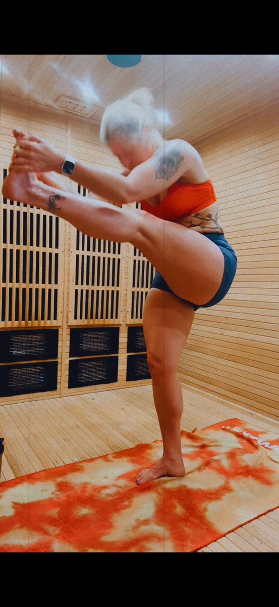 katfran's tweet image. @Fabletics #fitness #set #hotyoga killing it.  #tryharder