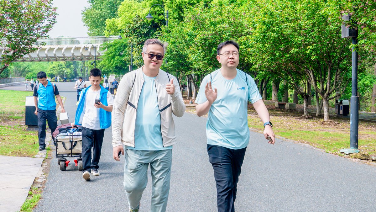 Hzymes's tweet photo. One team. One goal. 20KM.

On April 13, Hzymes Biotech team completed a 20KM walk around East Lake, Wuhan.

Because in the long run
it’s not about who moves fastest,
but who moves forward together.

#Hzymes #Teamwork #Leadership #CompanyCulture #Biotech https://t.co/uzu4GtLXcE