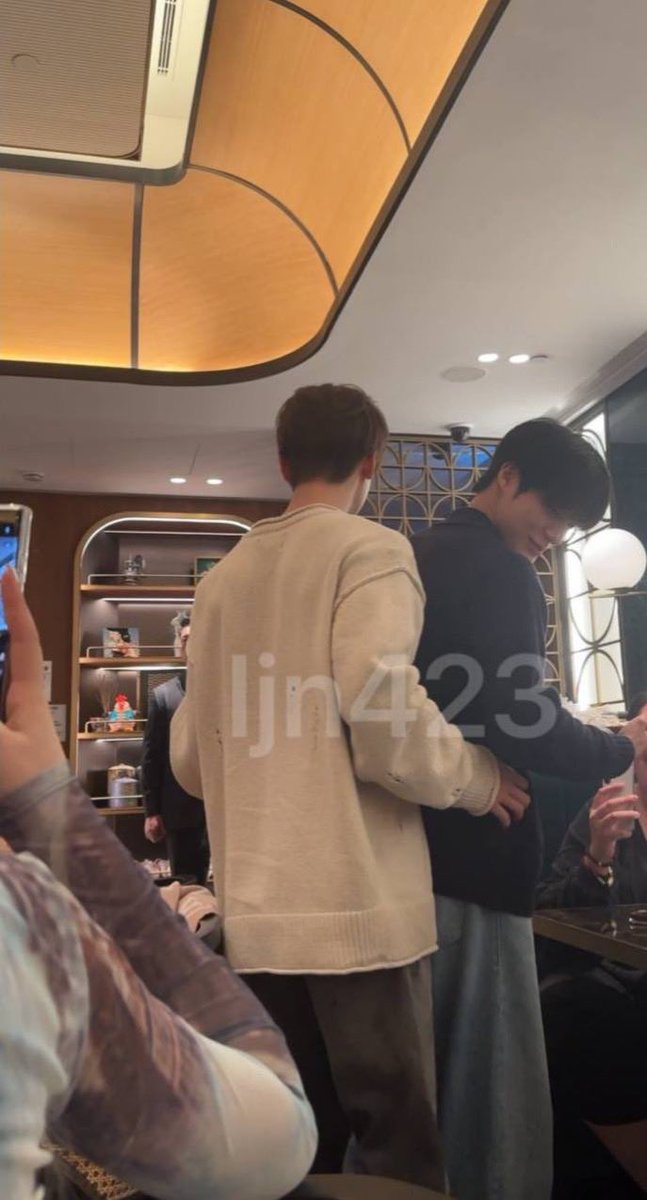 violet ★ tweet media