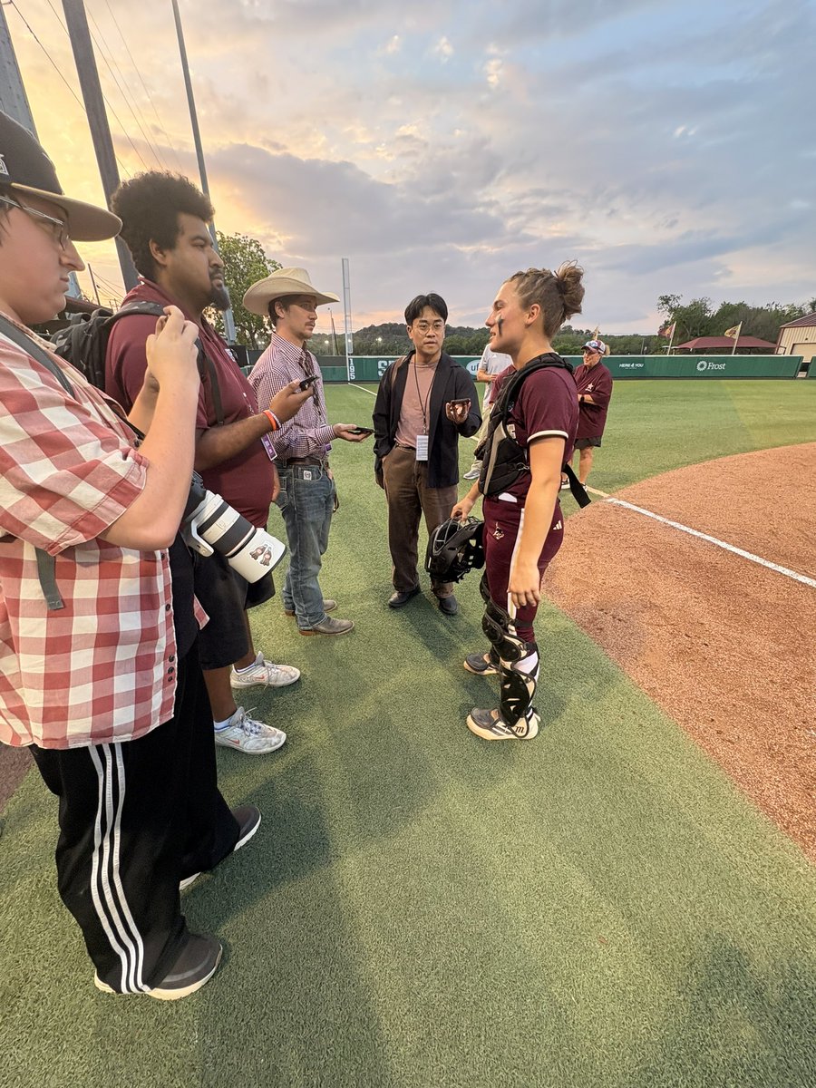 Megan Webb tweet media
