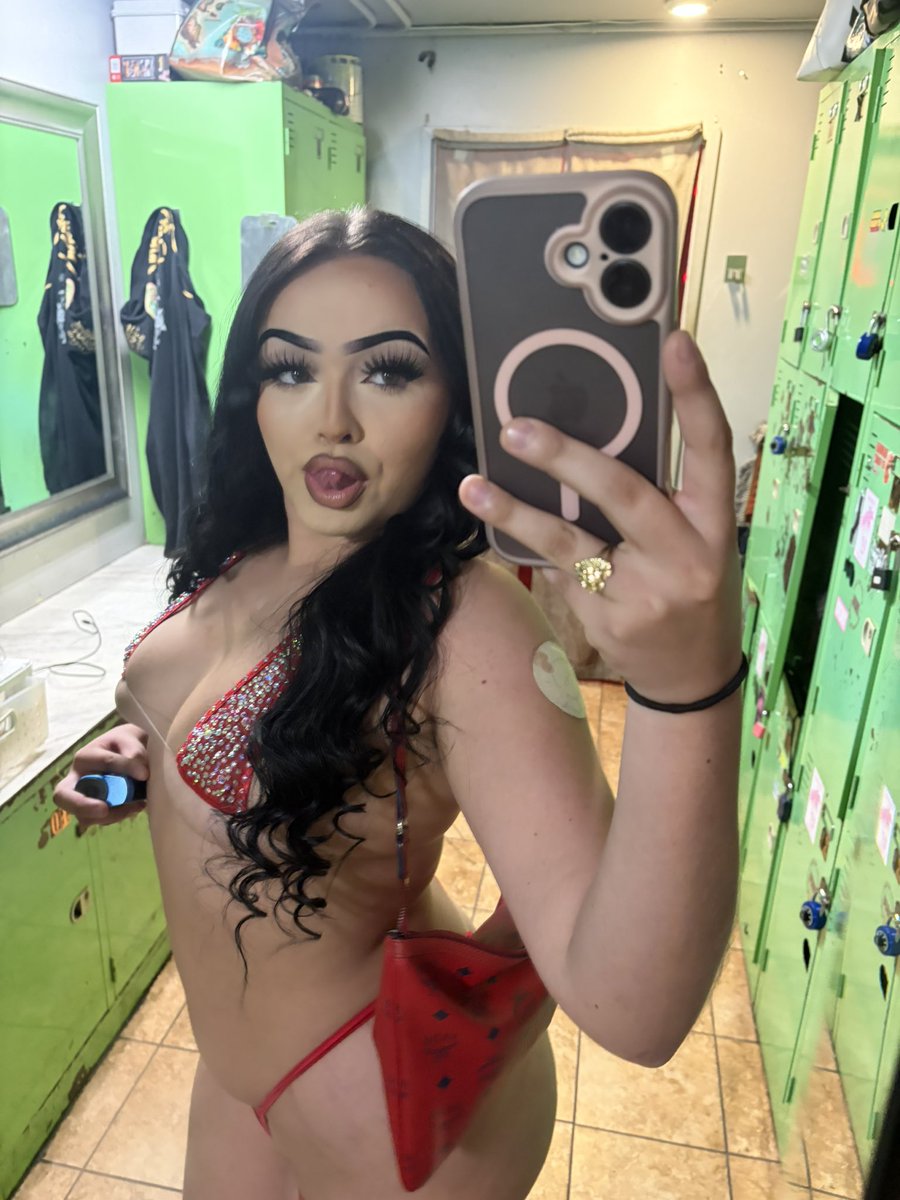 Hazel🍑 tweet media