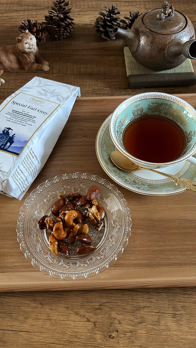 s_victorian's tweet image. 🫖 Ronnefeldt 🇩🇪
      Special EarlGray 🇨🇳☕️🍊

スペシャルアールグレイ（ロンネフェルト）

爽やかさとスモーキーさのある
しっかりとした味わい

キャラメルナッツを添えて

#紅茶
#teatime
#木漏れのお茶会
#茶好連