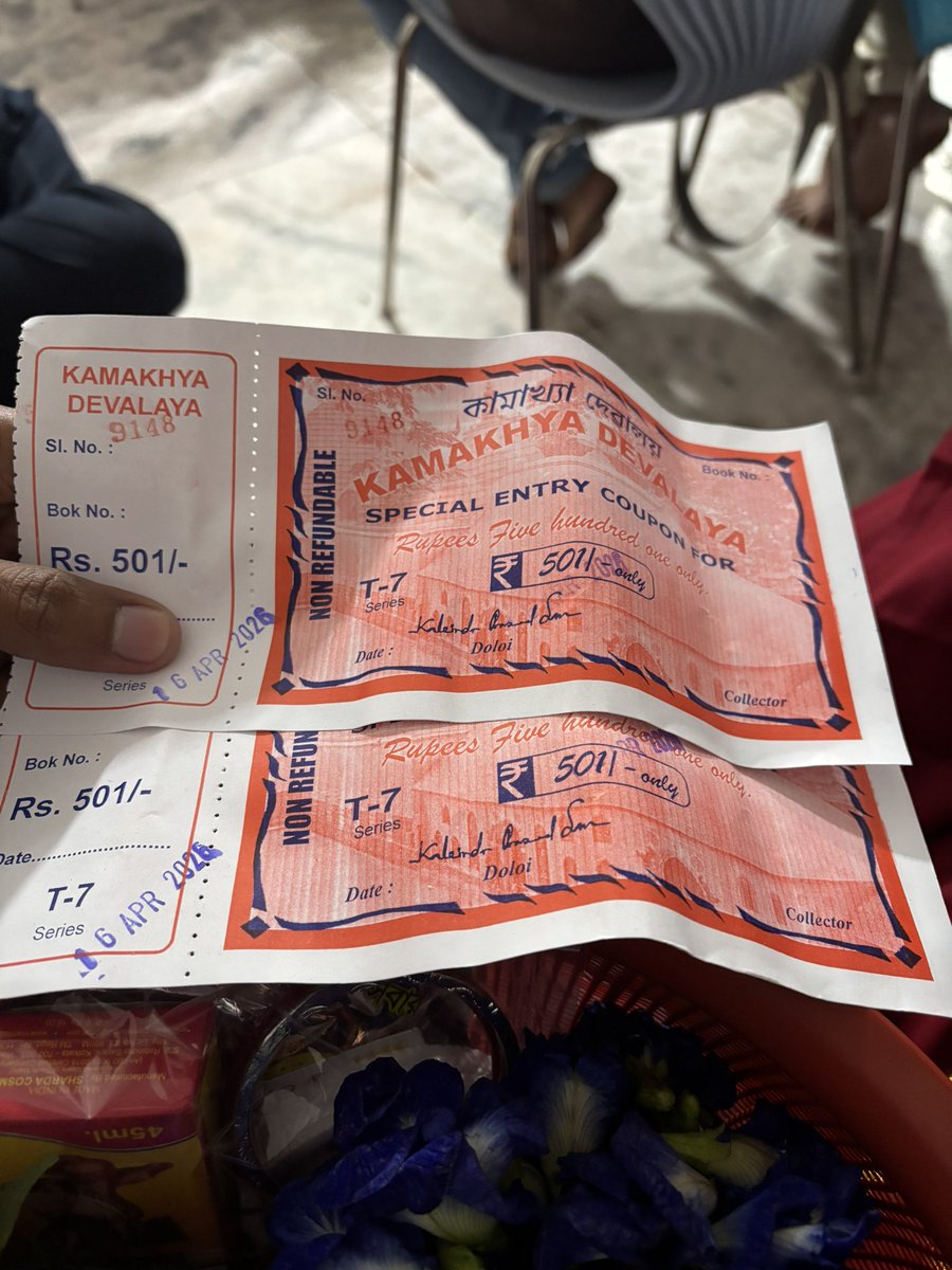 manmanthbais's tweet photo. आपके राज्य में 500Rs के टिकट का ब्लैकमेल करके 1500Rs में बेचा जा रहा वह भी वहाँ के पुजारी के हाथों। माता कामख्या के दर्शन के लिए स्पेशल कूपन को सीमित समय और सीमित संख्या का फायदा बाल्कमेल करके लिया जा रहा हैं । कृपया कर ऐसे करने वालो पर नकेल कासना बहुत ज़रूरी है @himantabiswa https://t.co/obXMWk5UnI