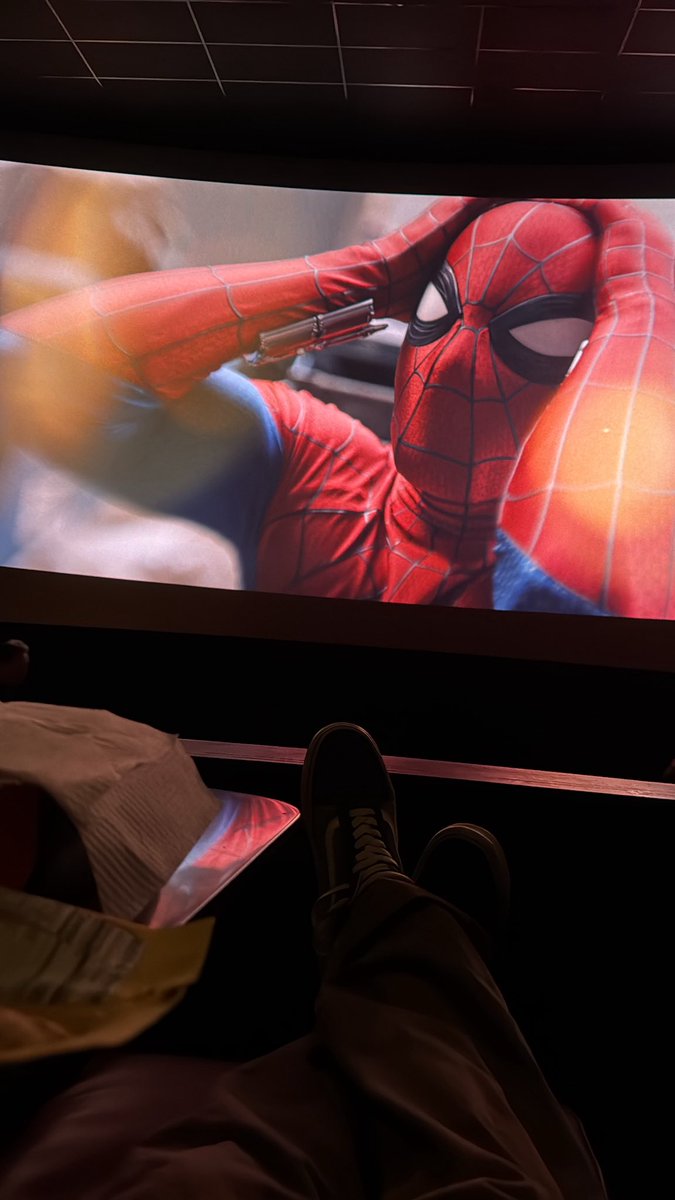 Axel🦇 tweet media