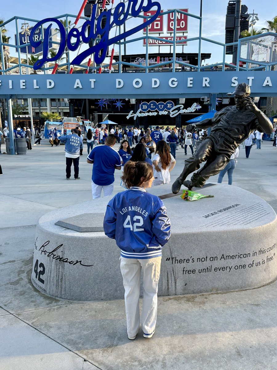 Happy Jackie Robinson Day!💙 #dodgers #42