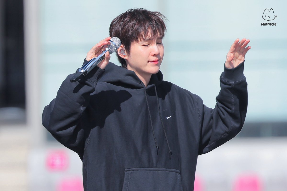 260412 soundcheck 

🐱🎤🙌🏻

#SUGA #슈가 #AgustD #민윤기 
#방탄소년단 #BTS 
#BTS_WORLDTOUR_ARIRANG
#BTS_WORLDTOUR_ARIRANG_GOYANG