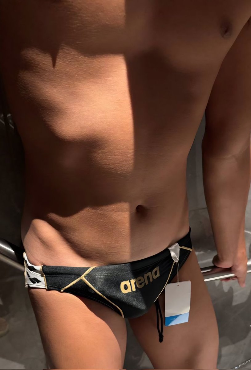 SwimTrunkGuy tweet media