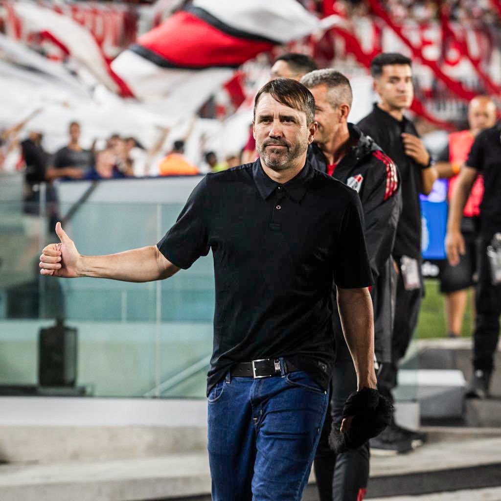 Jugamos para el orto pero allá vamos bostero.

Prepara la cola.