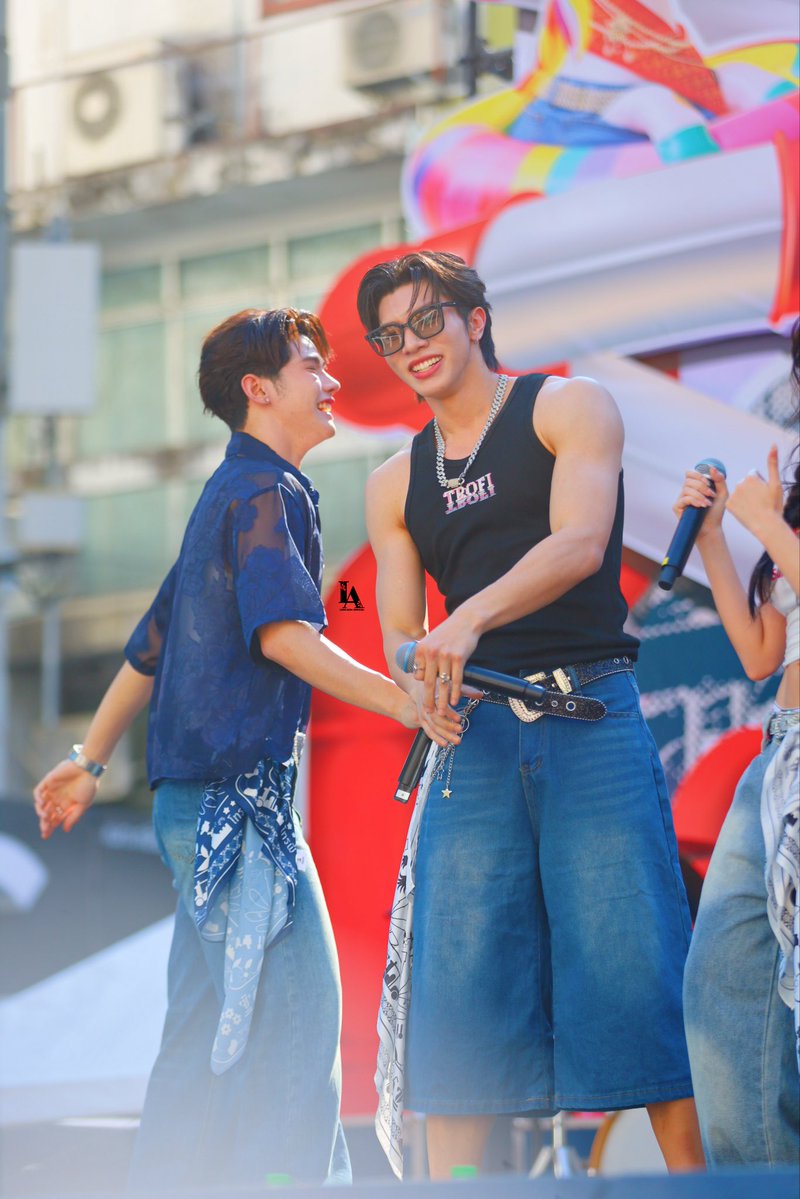 Long_Arm78's tweet image. ปิดบทเก่าอย่างภูมิใจ เพื่อเขียนบทใหม่ให้ดีกว่าเดิม
😊😊𝕄𝕠𝕣𝕟𝕚𝕟𝕘 𝕋𝕙𝕦𝕣𝕤𝕕𝕒𝕪 🍑🍊

#longlee #Armchaiyapat 
#Longarm #หล่งอาร์ม