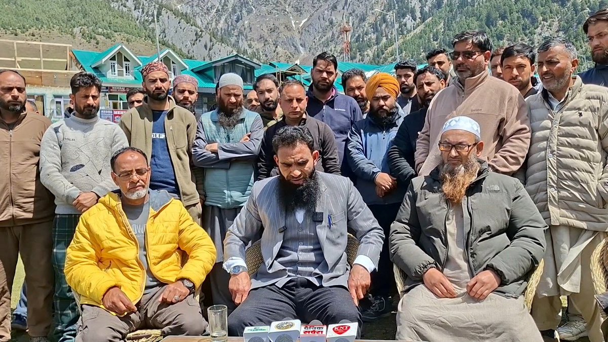 RisingKashmir's tweet image. #Sonamarg traders warn of #shutdown over ‘illegal vendors’, seek action

Reports @UmarRaina9

@dcganderbal @JandKTourism

risingkashmir.com/Sonamarg%20tra…
