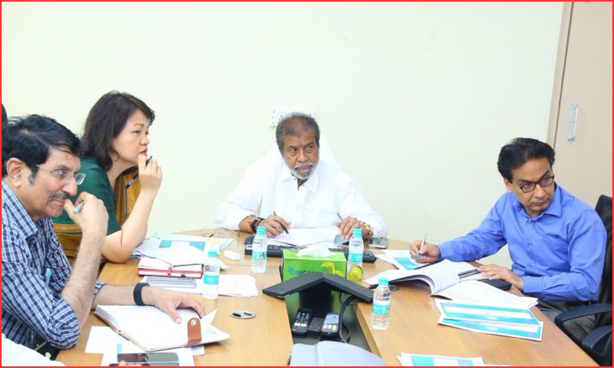 Charminar_News's tweet image. حیدرآباد میں شدید گرمی کے پیش نظر اسپتالوں میں ہنگامی تیاریاں مکمل، عوامی آگاہی مہم بھی تیز کر دی گئی۔

charminarnews.in/hyderabad-heat…

#HeatWave #HealthSafety #Hyderabad