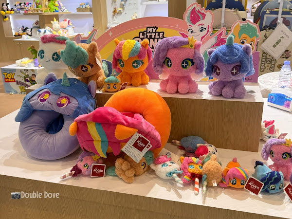 plasticsherbets's tweet photo. OMG G5 is getting new merch and even new toys too!!! https://t.co/yJx7OBKoRV