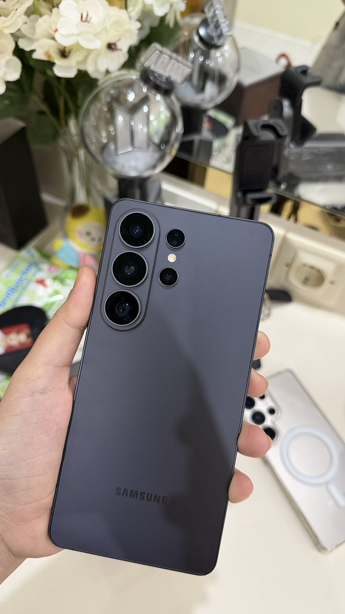 LUCKYGIRL tweet media