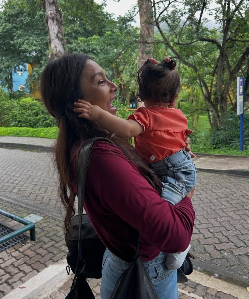 caroline maria das graças ✨ tweet media