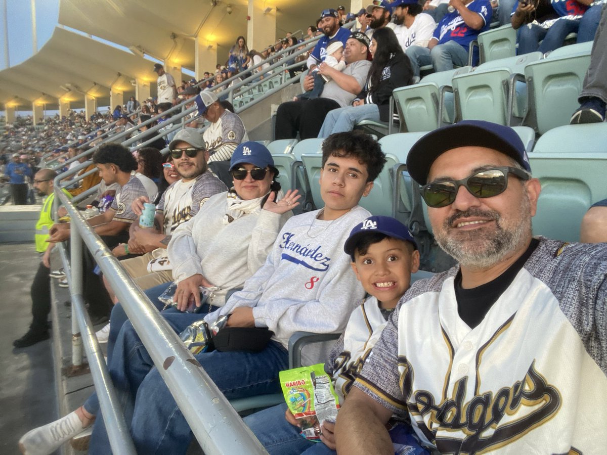 Beto In Whittier 🐺 tweet media