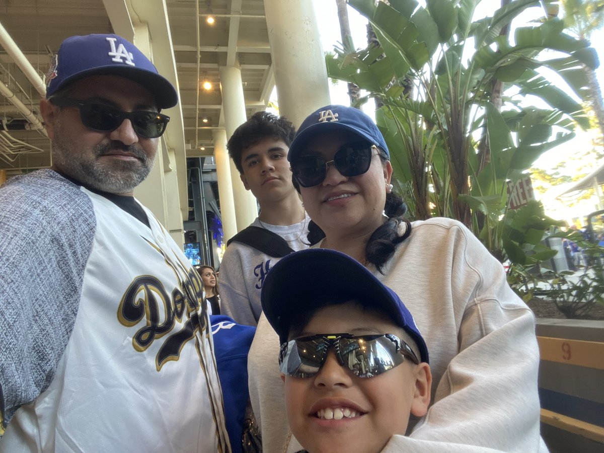 Beto In Whittier 🐺 tweet media