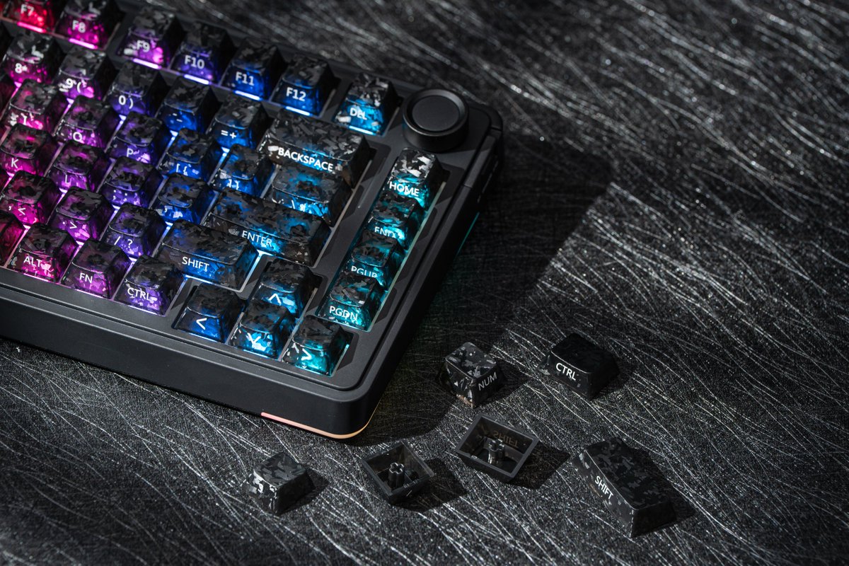 EpomakerK's tweet photo. Obsessed with the new EPOMAKER Smokfiber keycap set!
⌨️Forged Carbon Fiber Look
⌨️Side-Printed & Shine Through
⌨️Bold PC Material
Try it today!
https://t.co/zbe9CsRg21
#EPOMAKER #MechanicalKeyboard #ForgedCarbon #ShineThrough #Keycaps #DeskSetup #CustomKeyboard #TechStyle https://t.co/AiXBW5HnaU