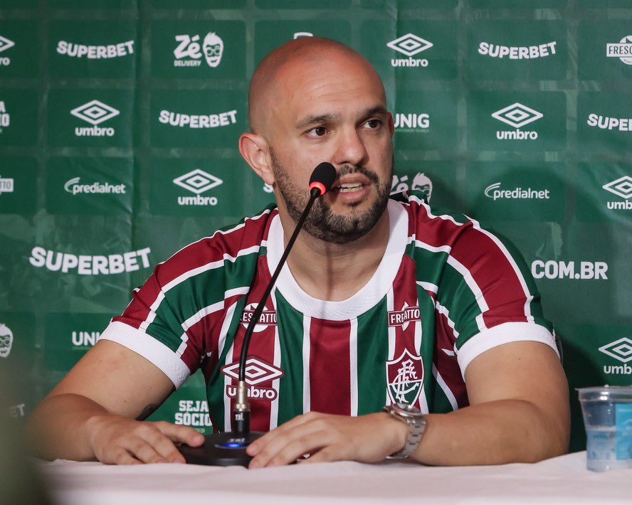 MATTHEUS MONTENEGRO, VOCÊ É UM CÂNCER INSTITUCIONAL! 

SEU CARECA DE MERDA! PARECE A CABEÇA DA MINHA PICA LUSTROSA! CALVO DO CARALHO!

VOCÊ É FLAMENGUISTA!

BOTA A CARA AGORA FILHA DA PUTA! TÁ SATISFEITO?!

Eu cravo aqui: Fluminense ELIMINADO da libertadores pelo PRESIDENTE!