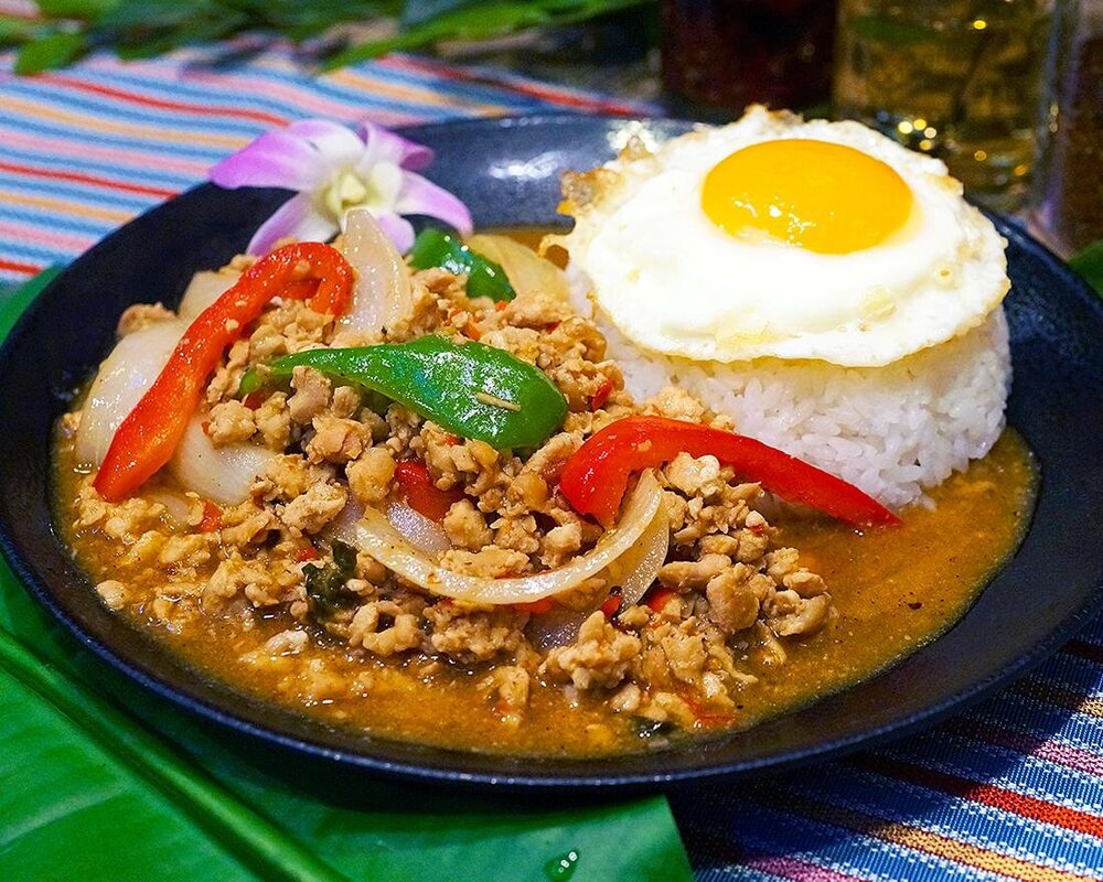 Fashion Press tweet media