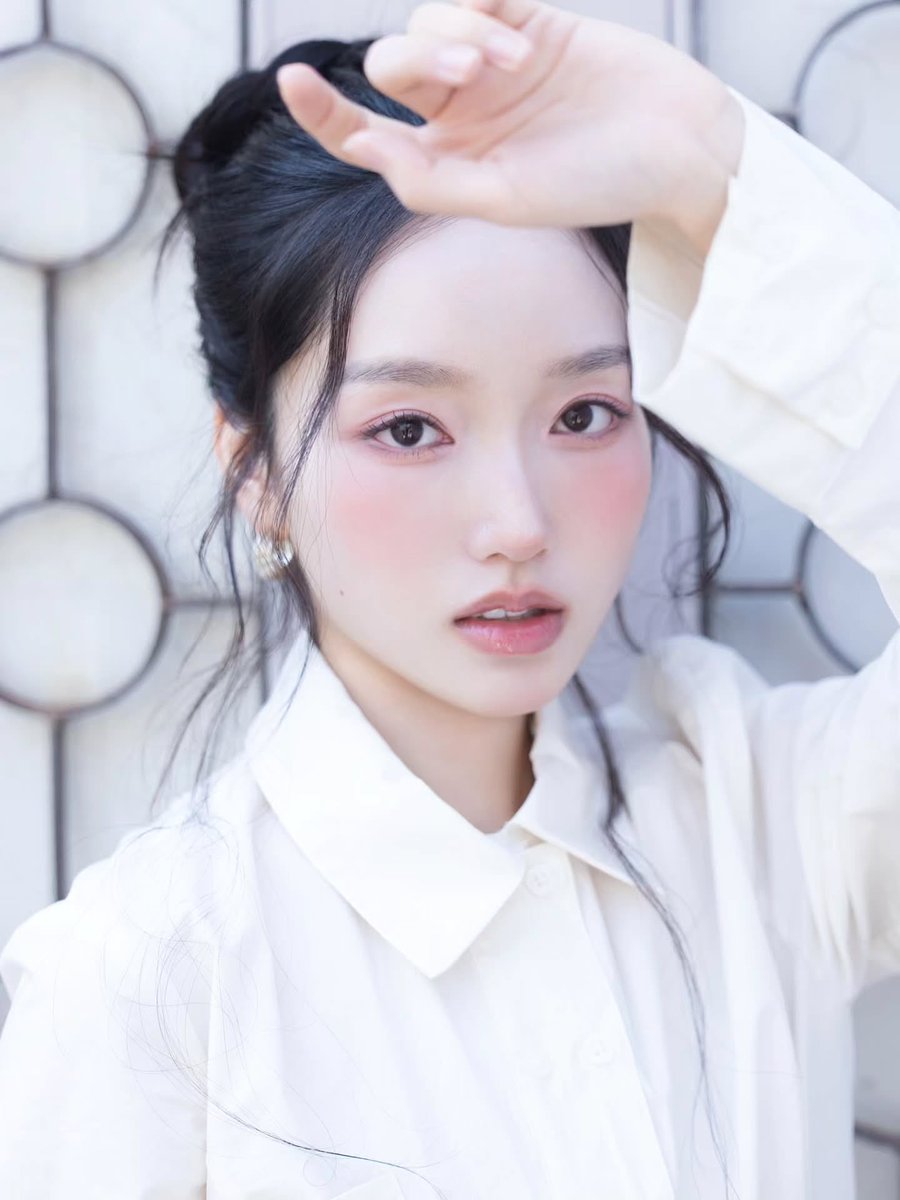 plfil_official uploads new profile shots of our gorgeous Gowon to Instagram.