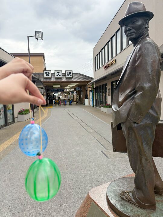 写真だけ見るとまるで小旅行のようですが、
昨日は作家さんとお打ち合わせ&amp;偵察へ行ってきました〜☕️🍒🥤

繊細なパフェも素敵ですが、
個人的にはクリームどっかりの純喫茶パフェが大好きです🤤
ナポリタンもクリームソーダもいいですよね…

最後はご自由にどうぞの水ヨーヨーと
柴又の寅さんです🪀