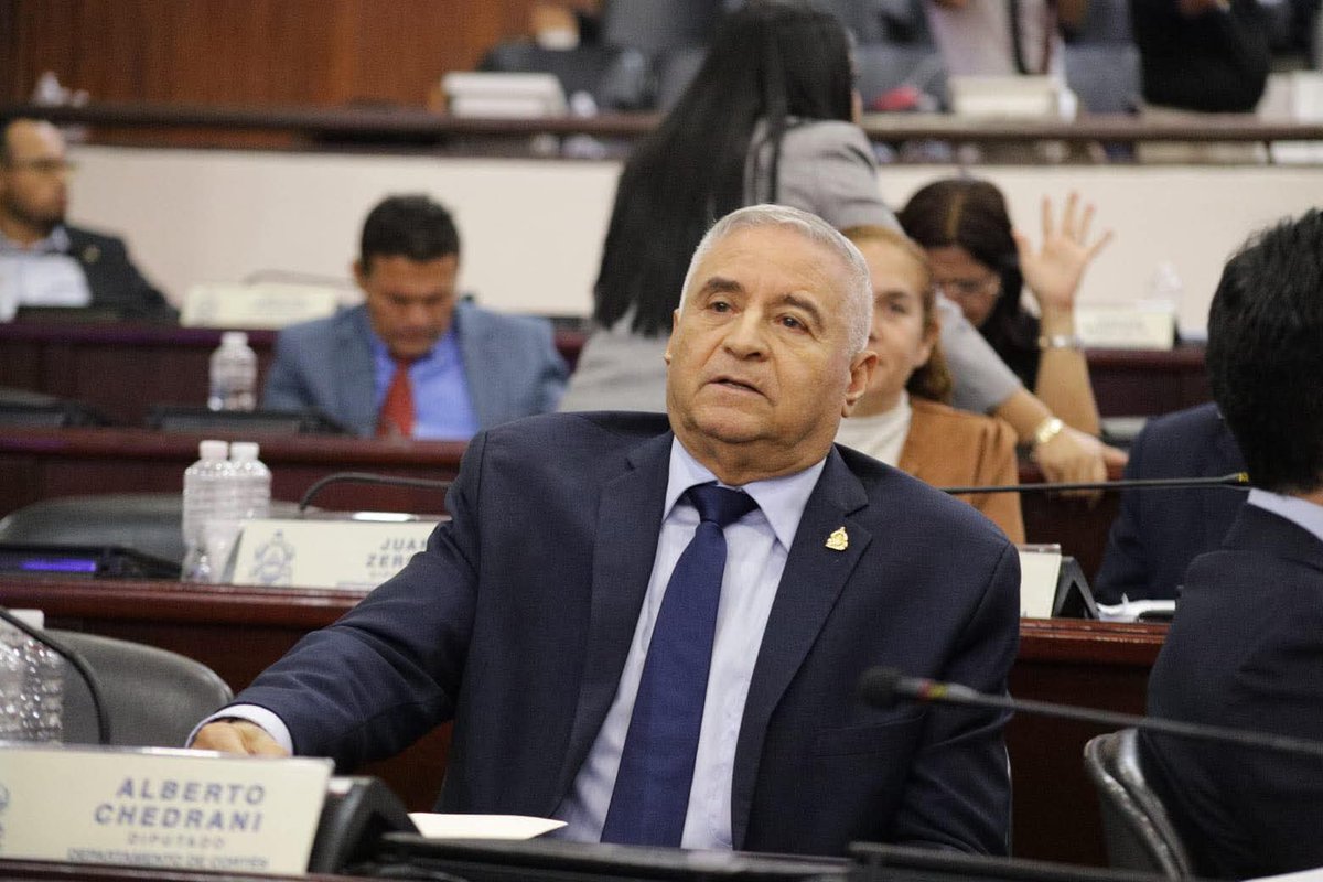 HondurasRosales's tweet image. #NOTICIAS -🚨 LO ÚLTIMO 🚨
El diputado Alberto Chedrani, del Partido Nacional, ha presentado el siguiente proyecto:
"Decretar que la lengua garífuna sea obligatoria a partir del año 2027, a nivel básico y medio."
#NoticiasRosales