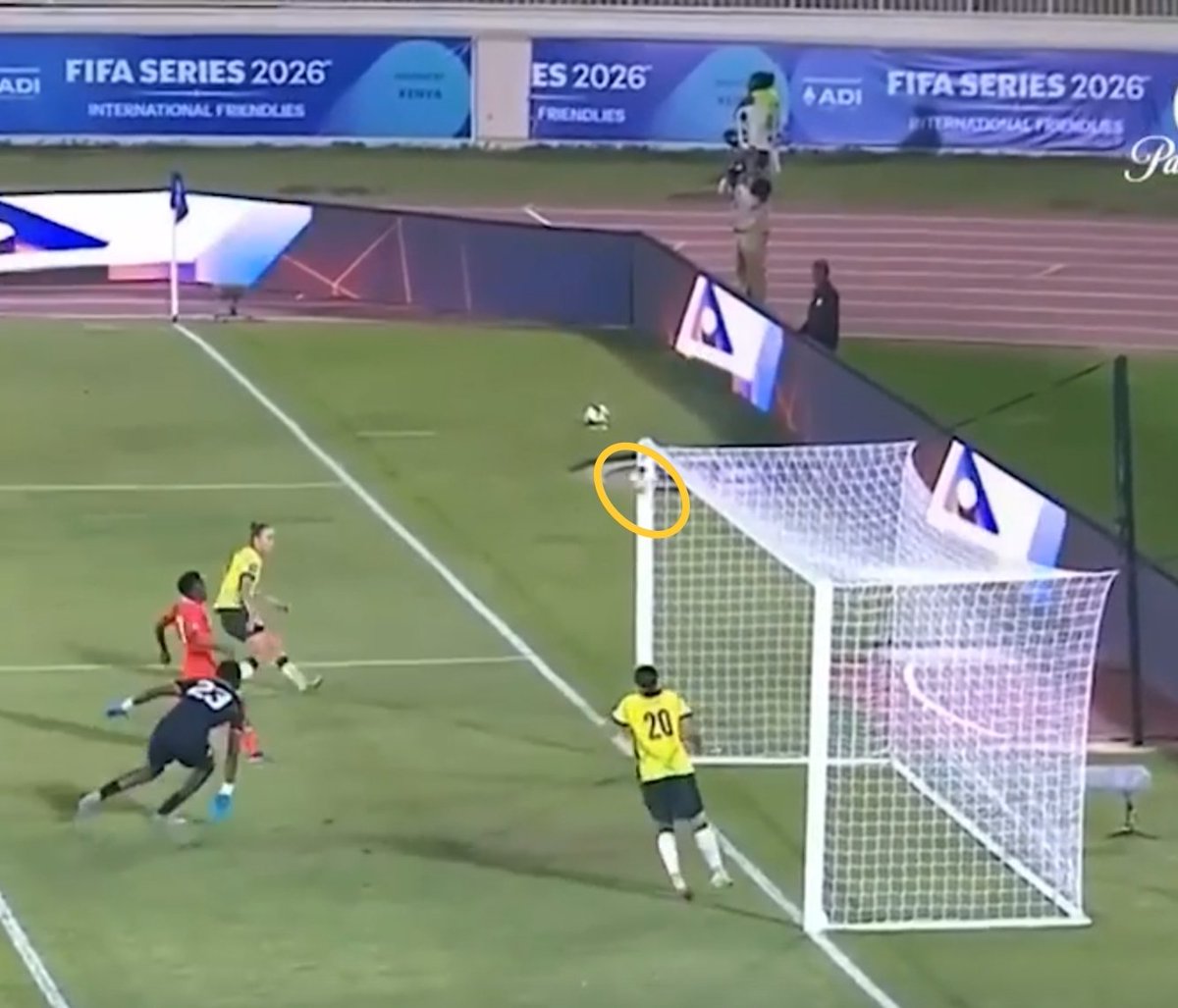 ilias82's tweet image. @TheMatildas had a goal ruled out because the ref said it went in through the side netting...I'm pretty sure that's the ball on THIS side of the post 🤦‍♂️ 
#Matildas #KENvAUS #FIFASeries