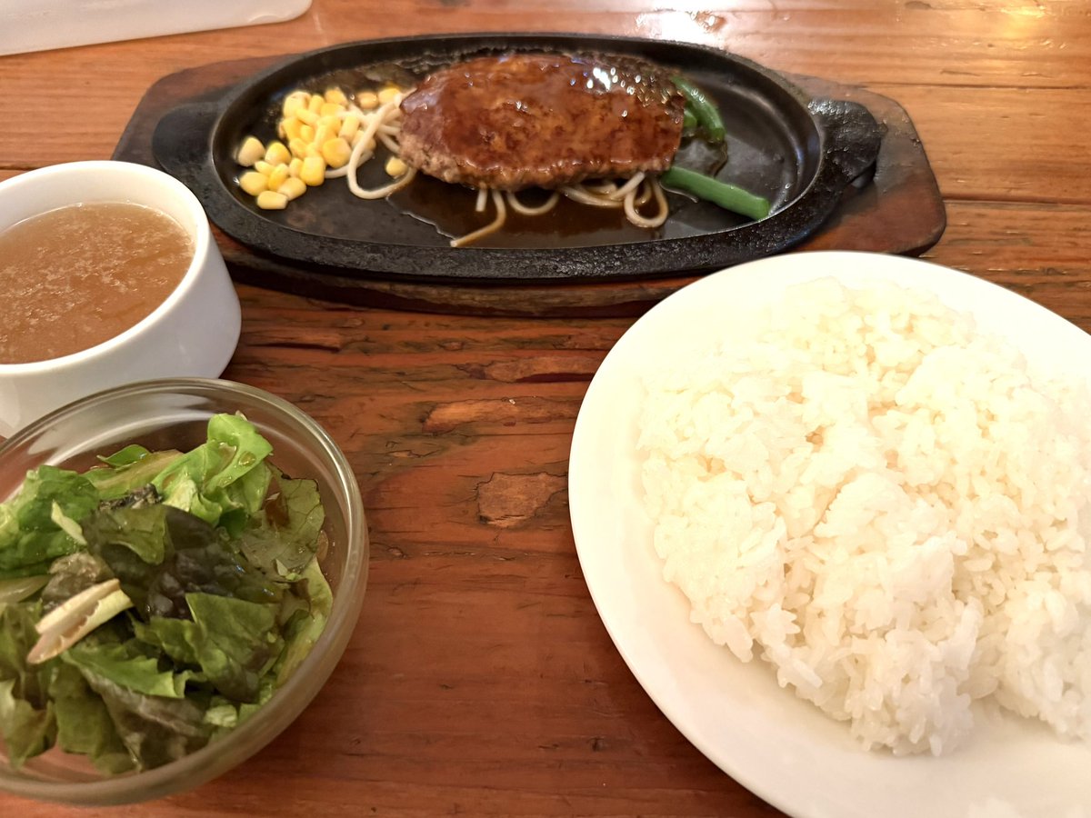 ハヤト tweet media