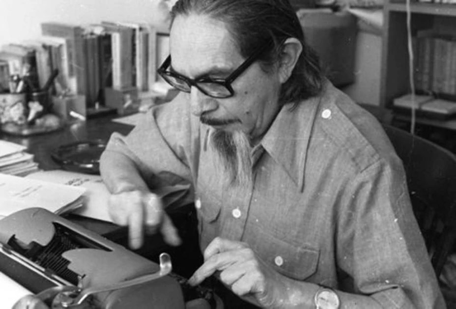 Bruceltoro's tweet image. "Estoy escribiendo y ésa es mi manera de llorar".

José Revueltas

#Arte #Literatura #RecomiendoLeer #AutoresMexicanos