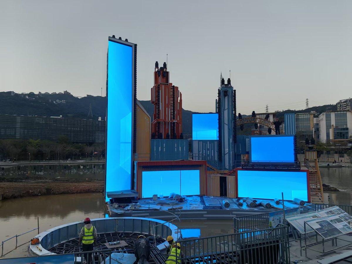 Rachel_yu433's tweet image. 160-Square-Meter Outdoor P4.81 LED Video Wall, Installed for Some Events Stage Signage Screen. Installation is complete, The Show Looks Fantastic. #ledvideowall #outdoorled #videowall #stageled #eventdisplay