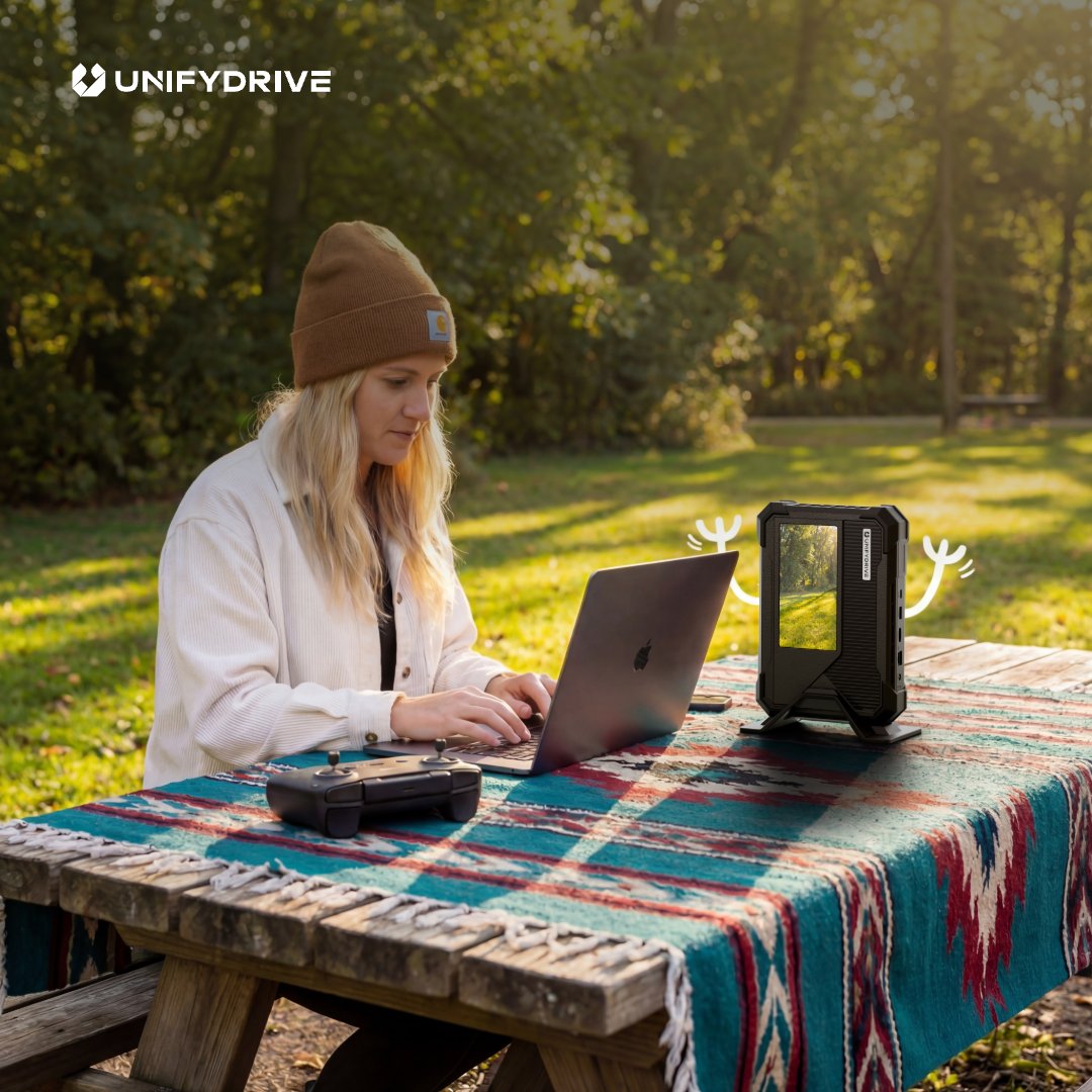 UNIFYDRIVE's tweet image. 🌲Nature is my office, and the UnifyDrive UP6 is my security blanket.
The key to true digital nomad freedom is here—the world’s first portable private cloud for all your field-captured content. Take your office anywhere, back up in the field.
#TechInnovation #storage