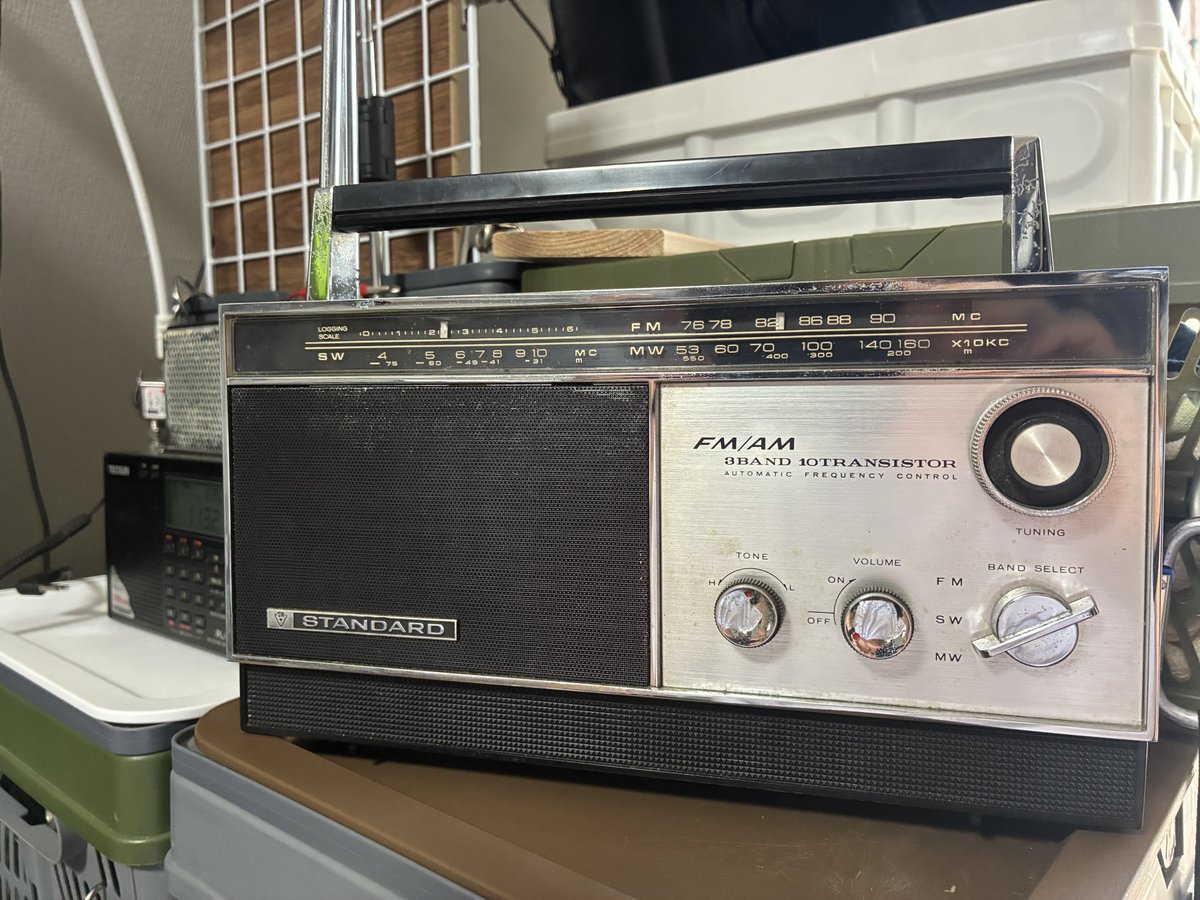 elpaso1972's tweet image. 一目惚れして
久しぶりに落札。

昭和の📻は
ｶｯｺｴｴわぁ。

#短波ラジオ 
#STANDARD