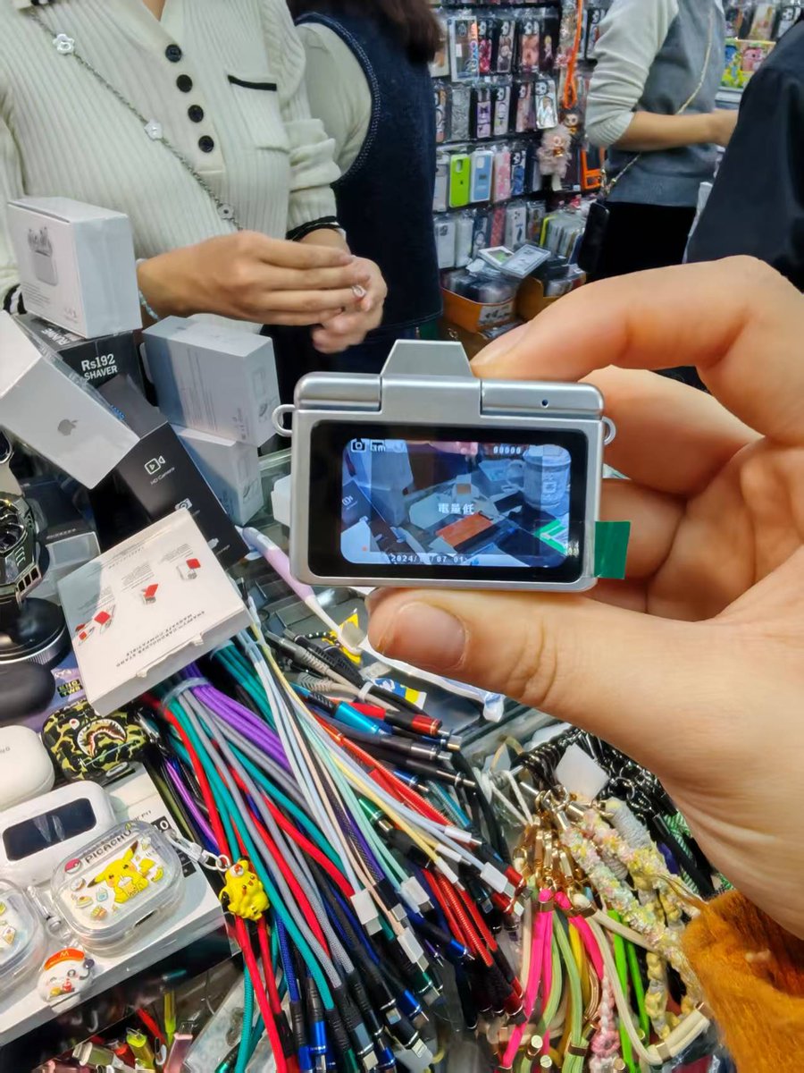 flyluckyLCD's tweet image. Spotted a tiny camera at a booth—small enough to be decorative, yet fully functional. Compact sensor integration and low-power design make it interesting for IoT and embedded applications. #MiniCamera #EmbeddedSystems #IoT #HardwareDesign #Tech